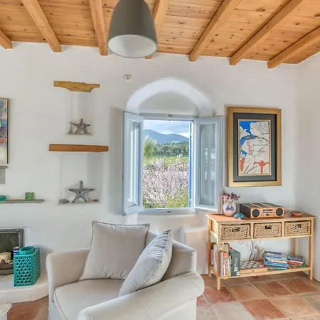 Foinikas House - Quiet Area With Access *