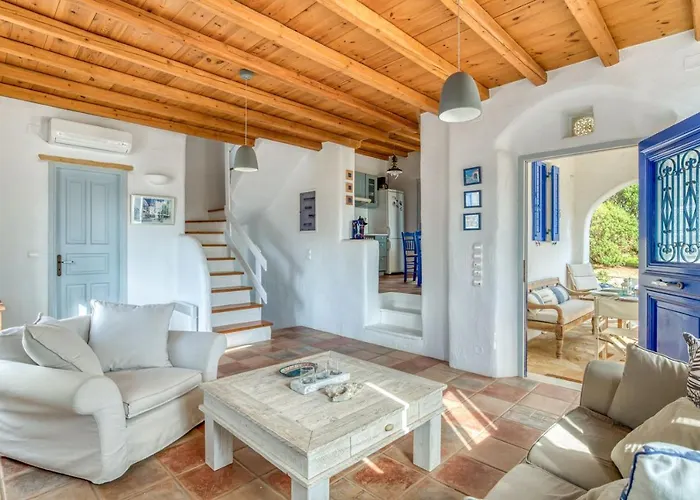 Foinikas House - Quiet Area With Access Holiday home