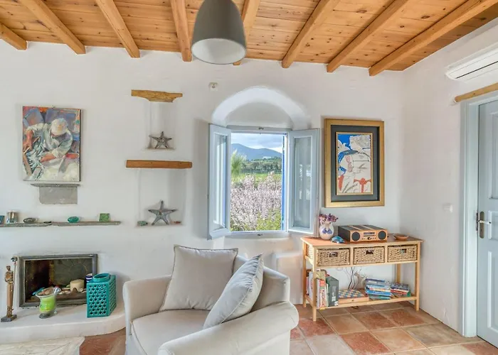 Foinikas House - Quiet Area With Access *