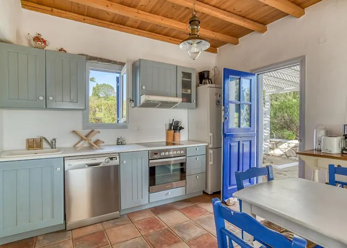 Foinikas House - Quiet Area With Access Holiday home *