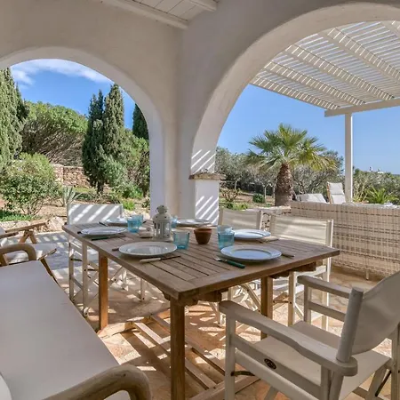 Foinikas House - Quiet Area With Beach Access