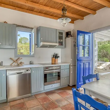 Foinikas House - Quiet Area With Beach Access Holiday home *