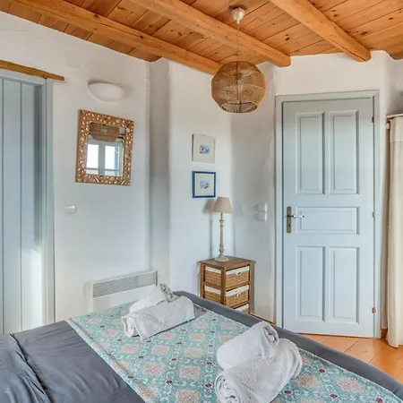 בית נופש Foinikas House - Quiet Area With Access