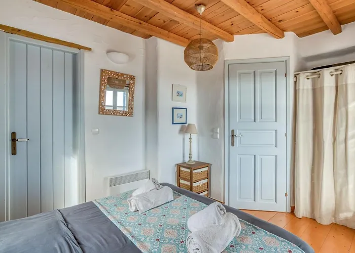 Vakantiehuis Foinikas House - Quiet Area With Access